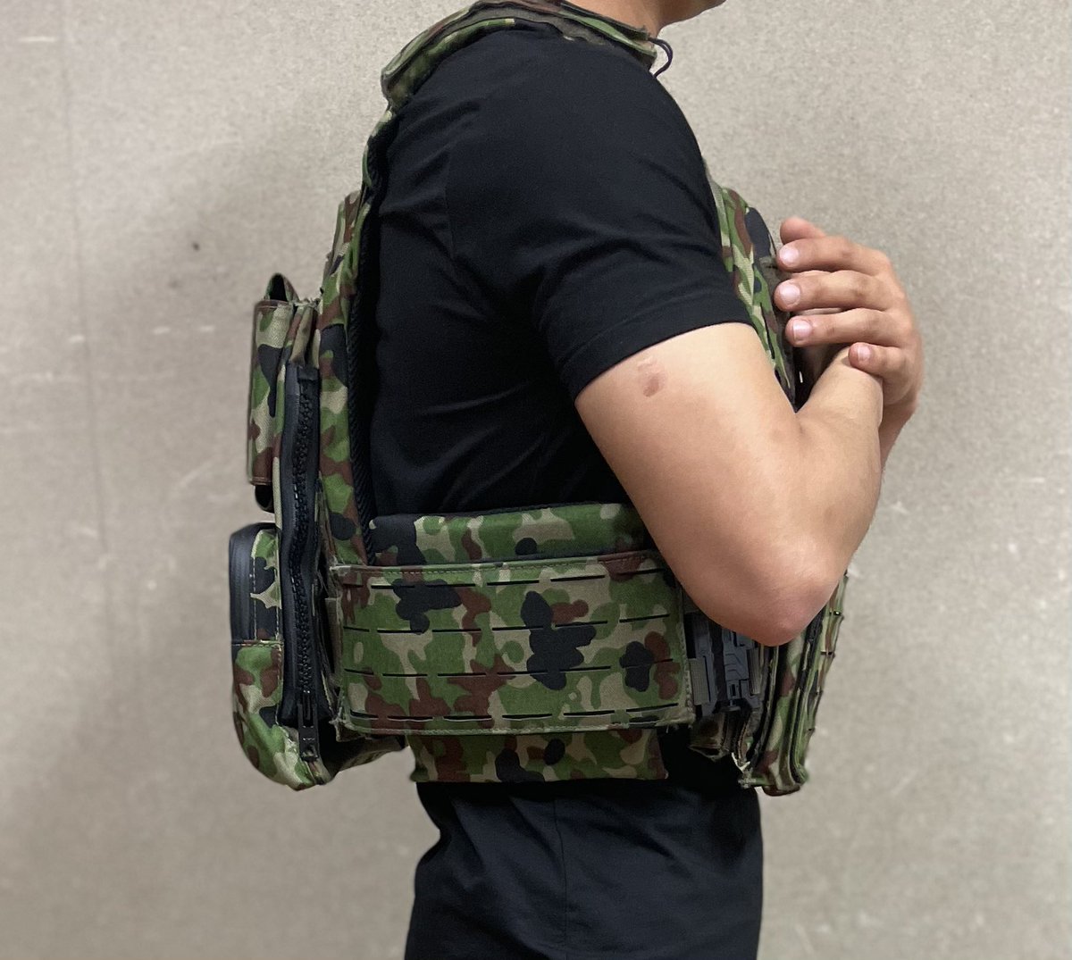 funadyi3's tweet photo. ヘタレンジャー製ASPC3のサイド
プレートとカマーバンドの調整を
しました( ˘ω˘ )♪
構えても特に問題ないしとりあえず
使ってみてどうかだな_(:3 」∠)_
#ASPC3
#ヘタレンジャー
#JÄGERcraftdesign https://t.co/k1KKipOp6u