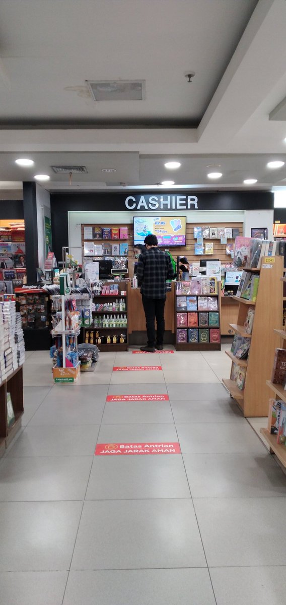 WantyMaria's tweet image. Pisan" malem minggu dolan...
Ndelok padange lampu ndalan...
Mbokan ketemu sik apik"an...😍😍

Lagi ngancani anak lanang tumbas buku ...🤗🤗