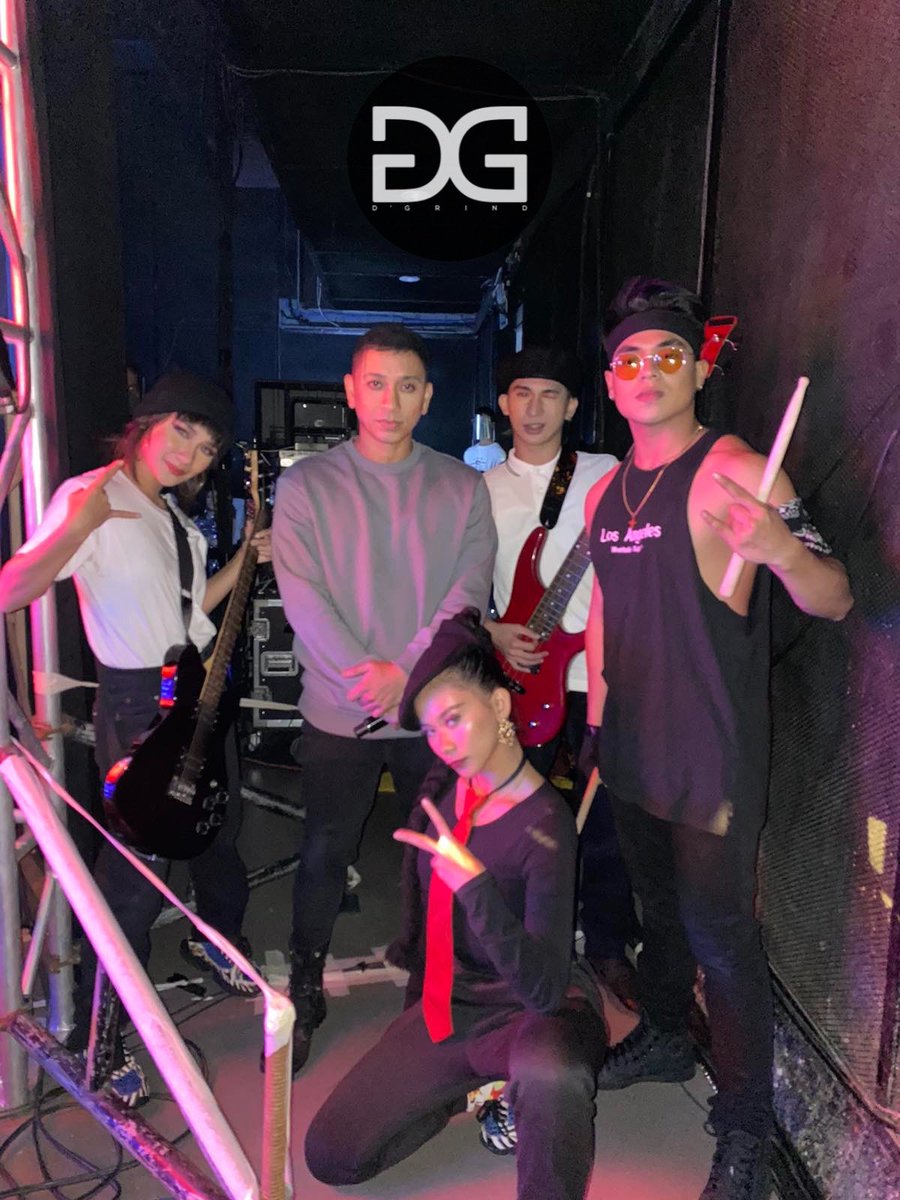 DGrindOfficial's tweet photo. YOUR FACE SOUNDS FAMILIAR!
@jhonghilario as the legendary OPM Rock Icon - BAMBOO π₯
Dgrind: @dgrind_loune
@dgrind_swaggy
@dgrind_wea
@dgrind_renz
@YourFacePH
#Yfsf #YourFaceSoundsFamiliar #YfsfPH #DGrind #Bamboo
@Dgrind_Jobel https://t.co/2X3bEaYhoy
