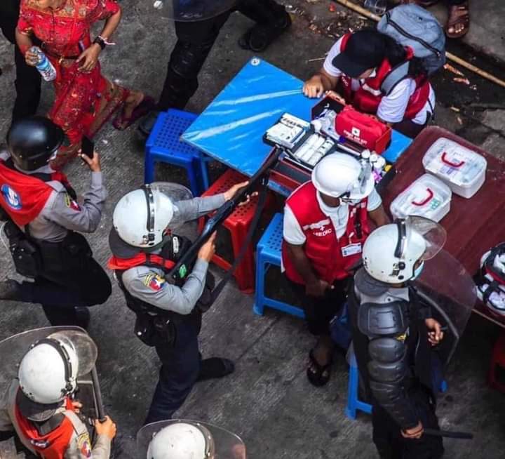 DmXmiracle97's tweet photo. Please world help us. Please

#WhatHappeningInMyanmar #PleaseHelp #militarycoupinMyanmar https://t.co/TV1HaWaujE