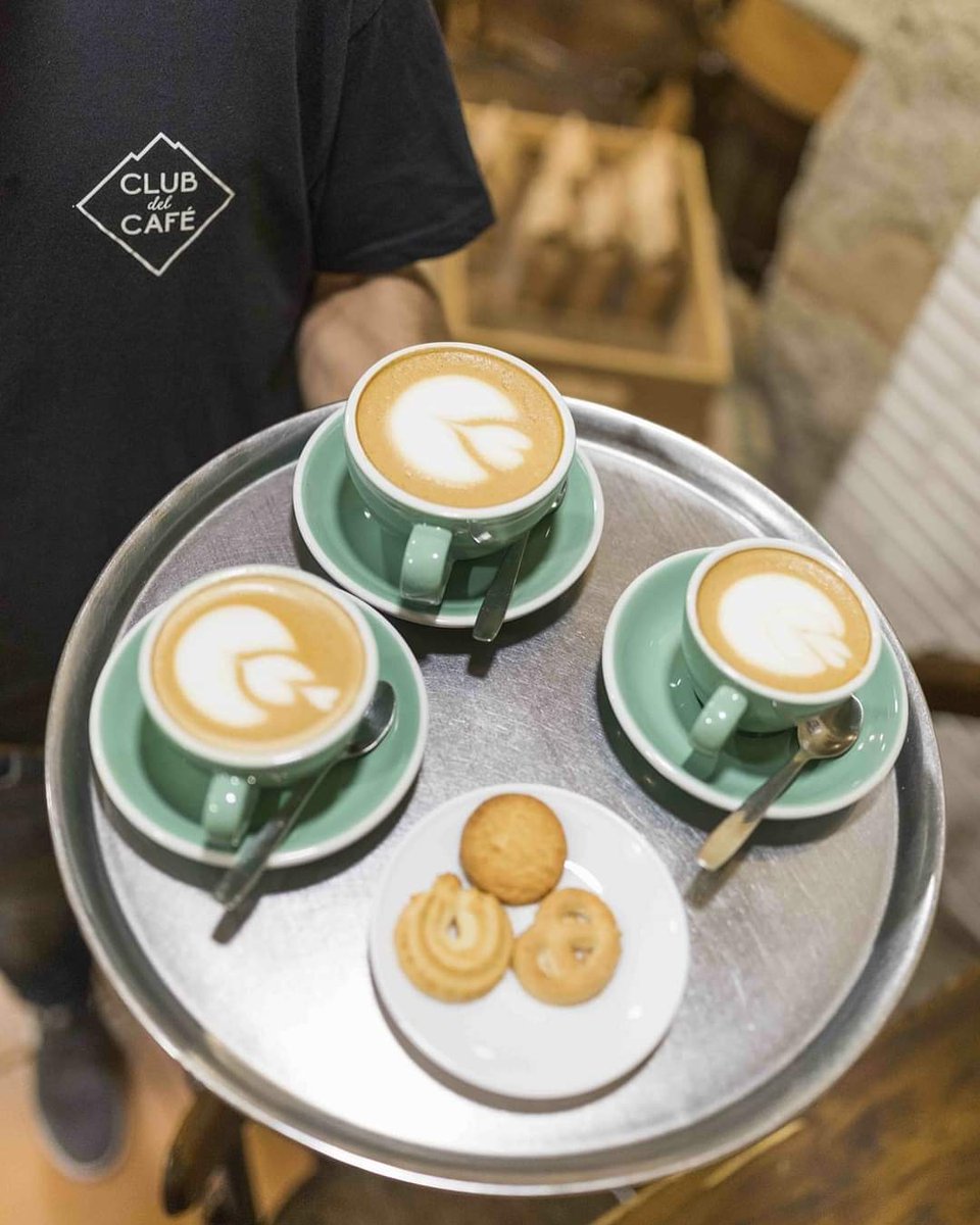 🧡 ✍️ Antes de barista soy CAMARERO. Me centré en el mundo del café pero me apasiona la hostelería. Mi mayor deseo es que nos hagamos respetar. Que luchemos como sabemos; defendiendo nuestro producto y tratando bien al cliente. Cumpliendo las normas. #hosteleriaabierta #Barista