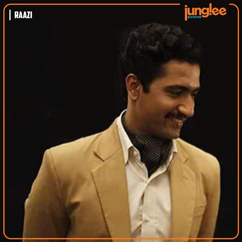 JungleePictures's tweet photo. Vicky knows how to mesmerize us with his captivating smile ✨ ufff! @vickykaushal09
.
.
.
.
#JungleePictures #VickyKaushal #Raazi #SaturdaySwagger #Bollywood #Movies #Cinema #WeekendCrush https://t.co/ajdleZvl9h