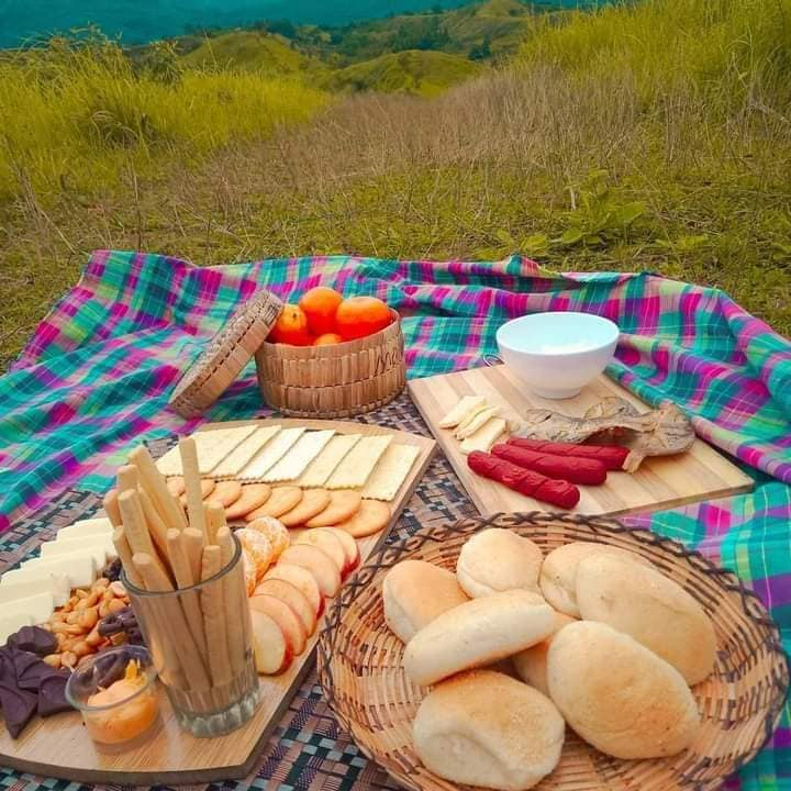 KhaProf's tweet photo. Outdoor day-break scenery in a hustle of a day is a must have. Let's enjoy the peaceful ambiance and savor it.
#ECLifeisLite
#AIMGLOBAL https://t.co/wTPxB1rnE3