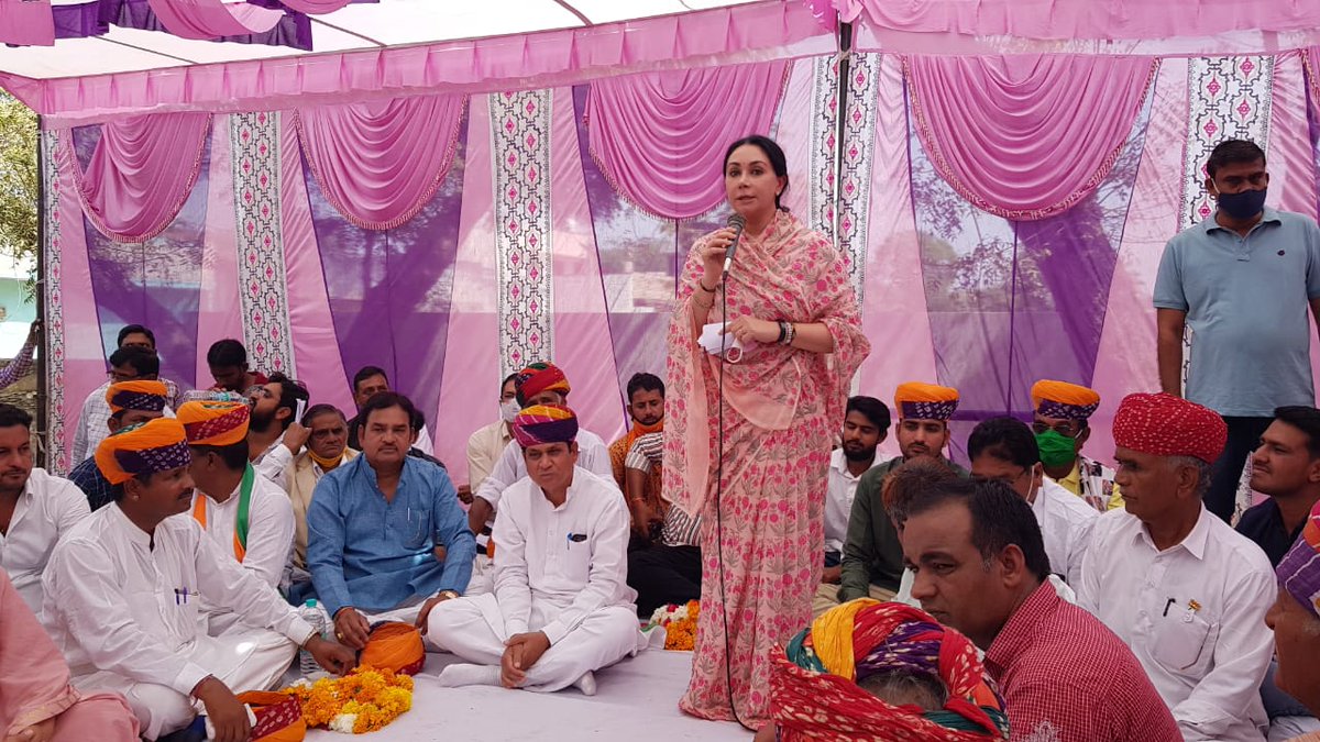 KumariDiya's tweet photo. आज राजसमंद संसदीय क्षेत्र की विधानसभा डेगाना के ग्राम निम्बड़ी कोठारिया, पंचायत समिति भैरूंदा में प्रधानमंत्री ग्राम सड़क योजना के अंतर्गत विभिन्न सड़कों का शिलान्यास किया।
#Rajsamand https://t.co/SUra8VNEk1