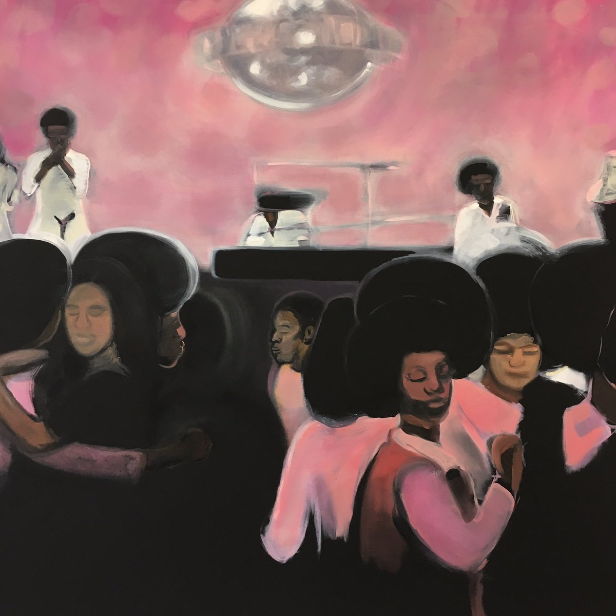 Guiguiii94's tweet photo. Chez @AlmineRech, 2 artistes américains :
- la jeune #MadeleynnGreen nous parle avec sincérité de blackness (l’identité noire), mais artistiquemt ça reste assez pauvre.
- l’art très urbain de #MarcusJansen, une série qui revisite le genre du portrait (sans visage) et une pépite. https://t.co/muaqZbTWJz