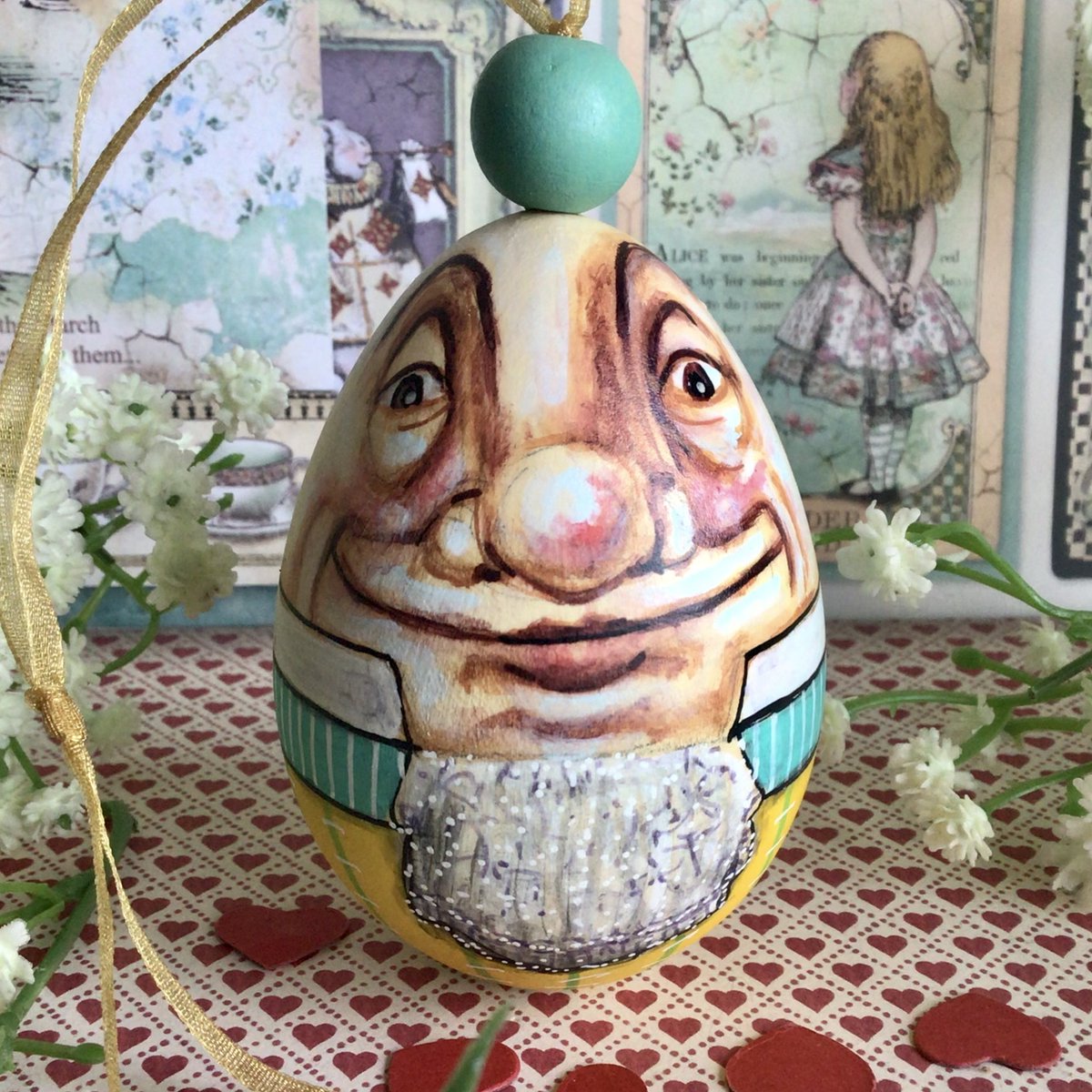 AllofAlice1's tweet photo. New hand painted Happy Easter Humpty egg from Alice in Wonderland Through the Looking Glass. He's so please Spring is coming he has dressed up in his best Easter clothes &amp; put on his lace cravat #UKGiftAM #UKGiftHour #aliceinwonderland #humptydumpty https://t.co/5RBeoRj3jY https://t.co/9XXE2ZCc3K