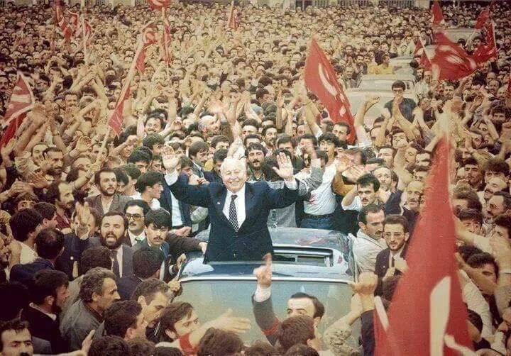 “Bir çiçekle bahar olmaz; ama her bahar bir çiçekle başlar.”

Milli Görüş’ün Kurucu Lideri, ilim ve dava adamı Prof. Dr. #NecmettinErbakan Hocamızı vefatının 10. yıl dönümünde saygı, rahmet ve özlemle anıyorum.