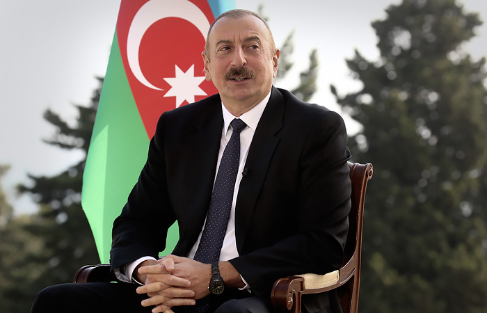WEMAzerbaijan's tweet photo. Позиции лидеров Азербайджана, Турции, России и Ирана относительно дальнейшего развития региона совпадают, Армения выражает солидарность пока только на словах, заявил президент Азербайджана Ильхам Алиев.
#онлайнжурнал #журналобизнесе #журналобэкономике  
➡ https://t.co/sFebKmhmsM https://t.co/WfosXIeUp8