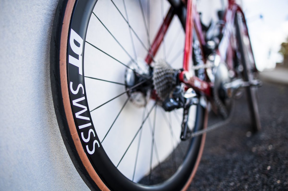 BianchiProTri's tweet photo. Introducing our 2021 @ride_bmc #bmctimemachine!
Fitted out with @dtswiss @selle_italia @elite_cycling @HUTCHINSONTIRES and yes it’s true... red goes FASTER!
#bmcprotri #triathlon #swimbikerun
📸 @jamesmitchell5 https://t.co/4t729Yu7Ak