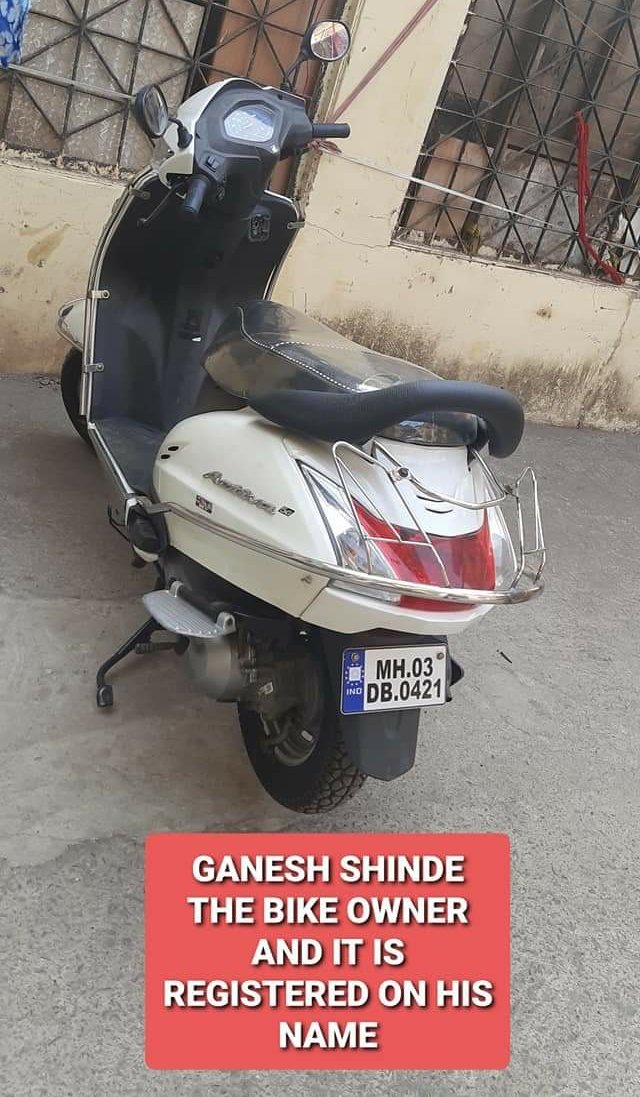 manishgr81's tweet photo. @MumbaiPolice  @ganeshs19031987 owns an Activa 5G with no. MH03DB0421,there is another Activa with same number &amp; it is being misused!Please see the difference in name plates of both vehicle!He tried to register a complaint at RCF and Anushakti Nagar Police station but was refused https://t.co/t1Zy2uRrnw