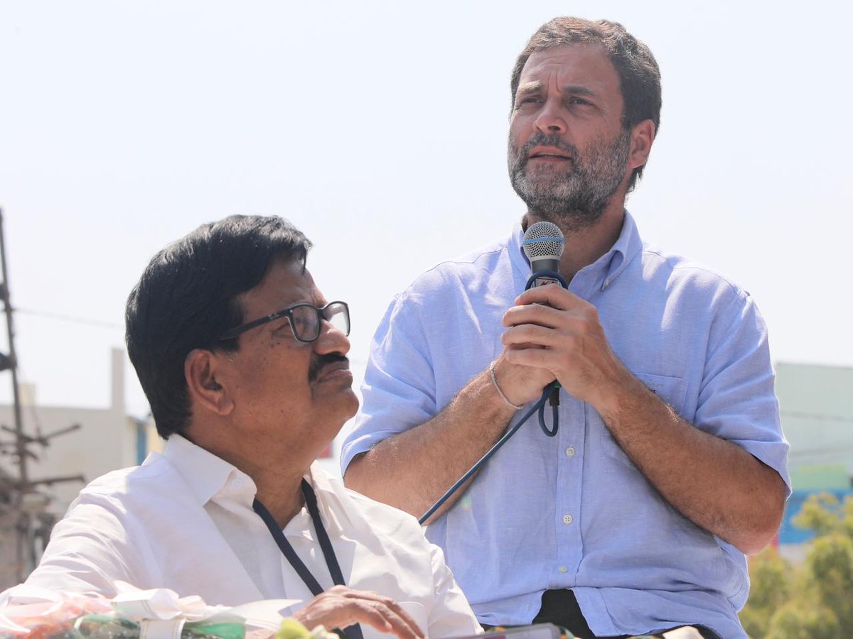 YusufSaify53's tweet photo. Huge reception for Shri @RahulGandhi at Cruz Fernandez State Junction. The of Tamil Nadu people are welcoming honest &amp; compassionate leaders with open arms. 
#TNwithRahulAnna 
#RahulAnnavinTamilvannakkam https://t.co/VAuSJZCgqo