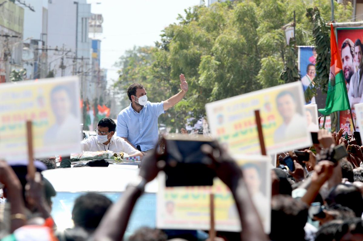 YusufSaify53's tweet photo. Huge reception for Shri @RahulGandhi at Cruz Fernandez State Junction. The of Tamil Nadu people are welcoming honest &amp; compassionate leaders with open arms. 
#TNwithRahulAnna 
#RahulAnnavinTamilvannakkam https://t.co/VAuSJZCgqo