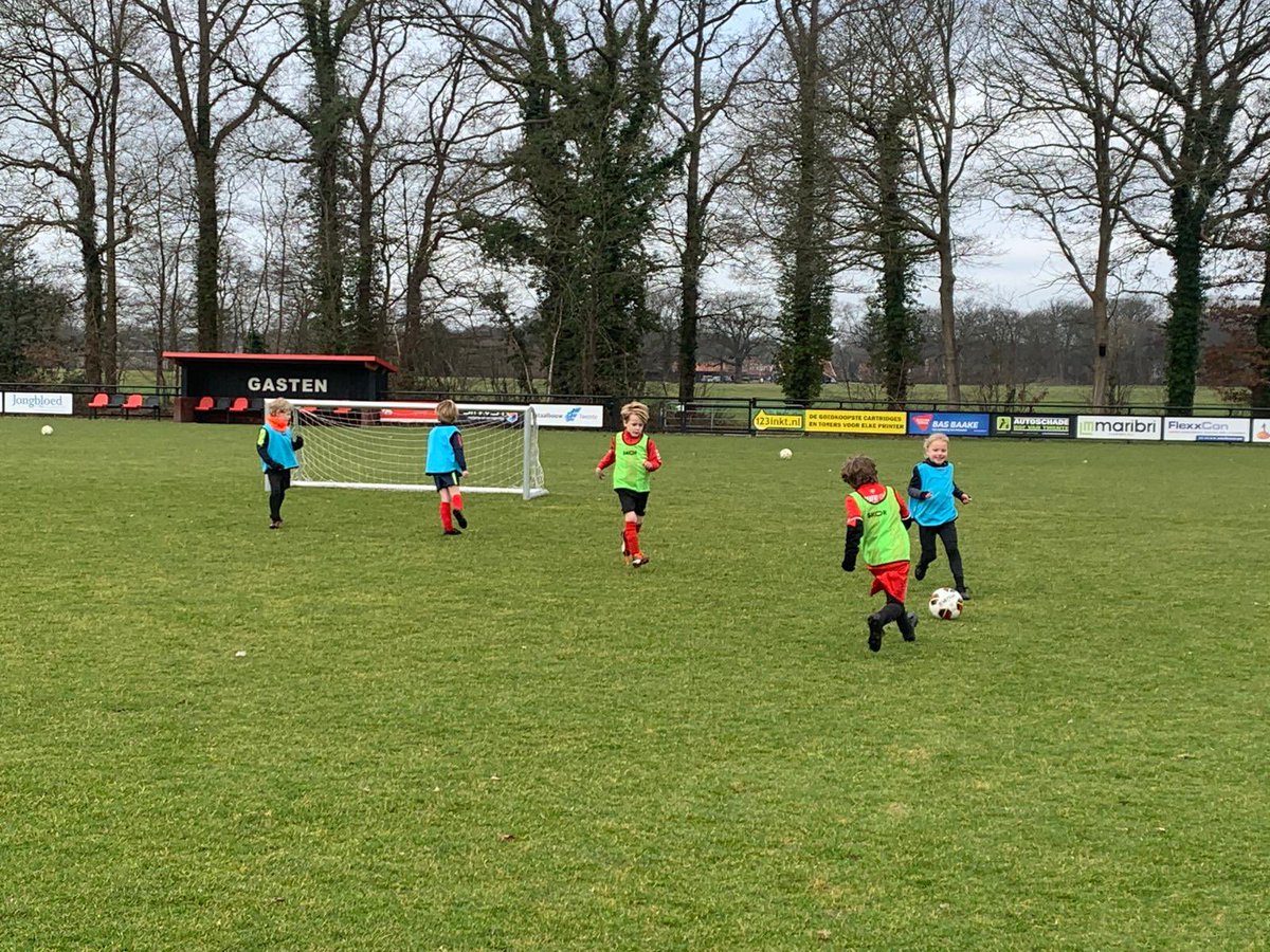 V.V. Rood Zwart tweet media