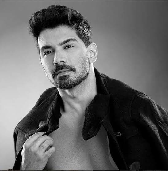 3rd Biggest Battle 

Whom you like more??

RT - <a href="/AlyGoni/">Aly Goni</a>
Like - <a href="/ashukla09/">Abhinav Shukla</a>

Quote Retweets Will Not Be Counted 

#AlyGoni #AbhinavShukla
<a href="/TeamAlyGoni/">ALY GONI FB ♔</a> @AbhiArmy_