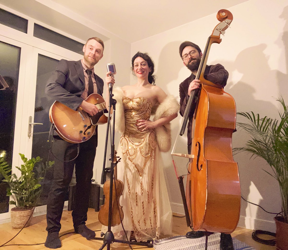 Amazing Zoom gig yesterday!!! Thanks for having us 🎻🎶💕 #zoom #zoomgig #gatsby