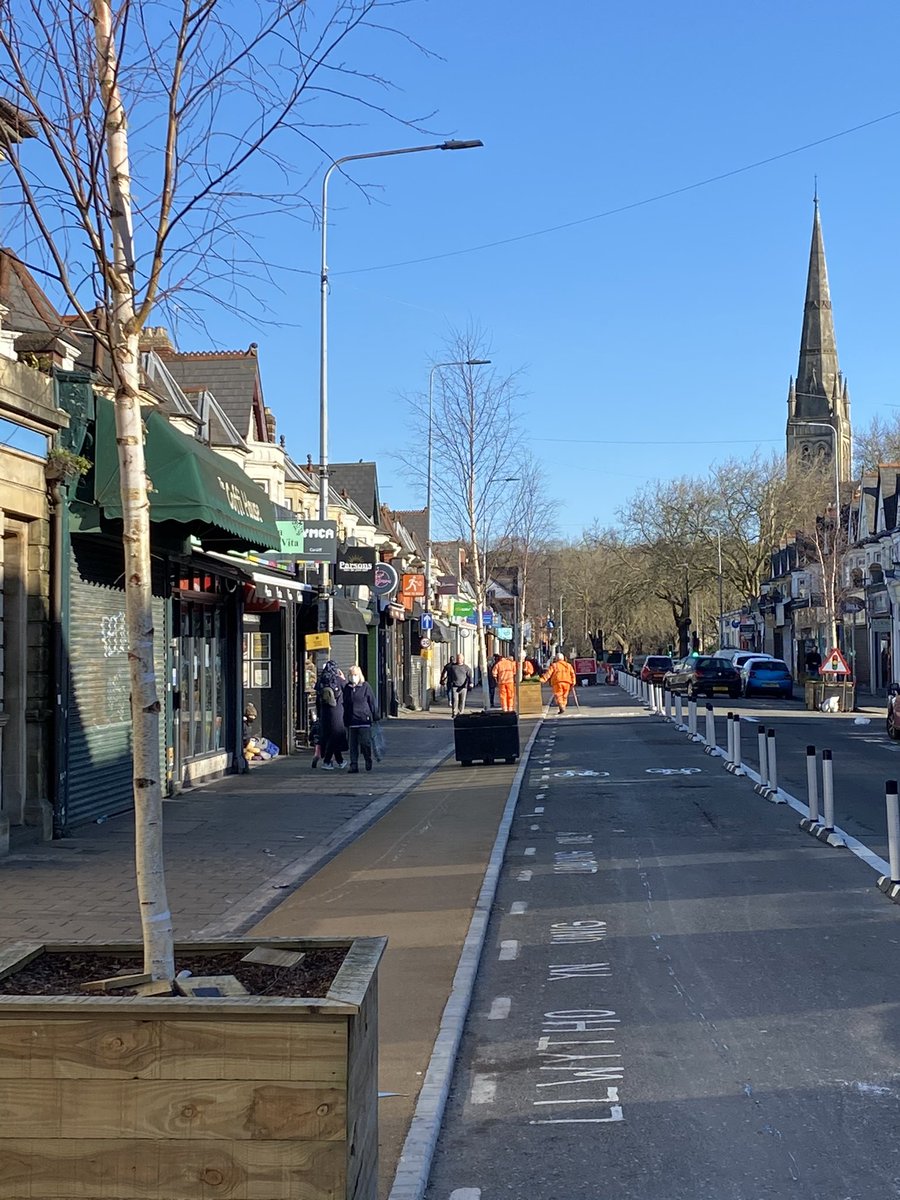 speedupdating's tweet photo. Just caught @cardiffcouncil workers moving last tree into position on Wellfield Road to enable opening of new 🚴‍♂️ lane - sadly too busy tweeting to tell the first cyclists who came along just now what had happened! #keepitRoath #activetravel #GreenRecovery 
Dechrau’r #gwanwyn https://t.co/pfIMx2a3s7