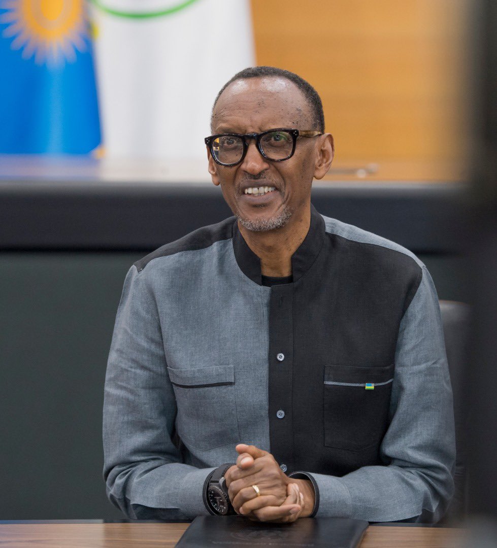 leilaisi's tweet image. RT @UrugwiroVillage: Today, President Kagame chairs the 21st Ordinary Summit of the EAC Heads of State. Held virtually, the Summit will appoint a new Secretary General and judges to the East African Court of Justice. #EACSummit