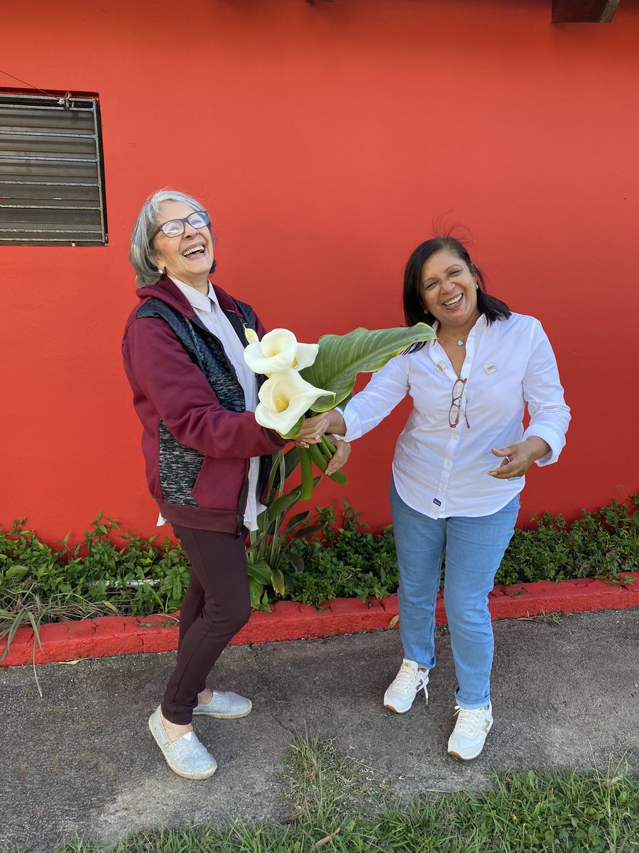Urologodrperezg's tweet photo. La alegria del encuentro #constanzard #labherrera #Claudiaperez @labherrera https://t.co/qGwJHrfmOE