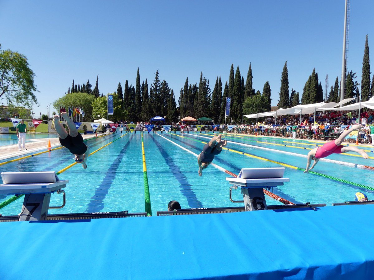 Hoy es #SábadoDeVilla y de Campeonato de Andalucía de Invierno 🥳🥳🥳🥳
¡Suerte a todos y a todas!
#SentirYVivirComoUnNadador