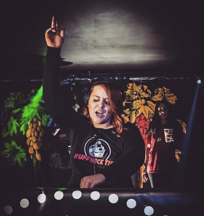 DjEuphonique's tweet photo. Can’t wait to be pulling daft faces behind the decks again ☝️🤣

#dnb #drumnbass #jungle #bassface #ruffneckting #junglist #dj #bristol #manchester #music #events #dnbnation #dnbfamily #gunfingers https://t.co/XVzLKtjuzN https://t.co/PAIaPHyH58