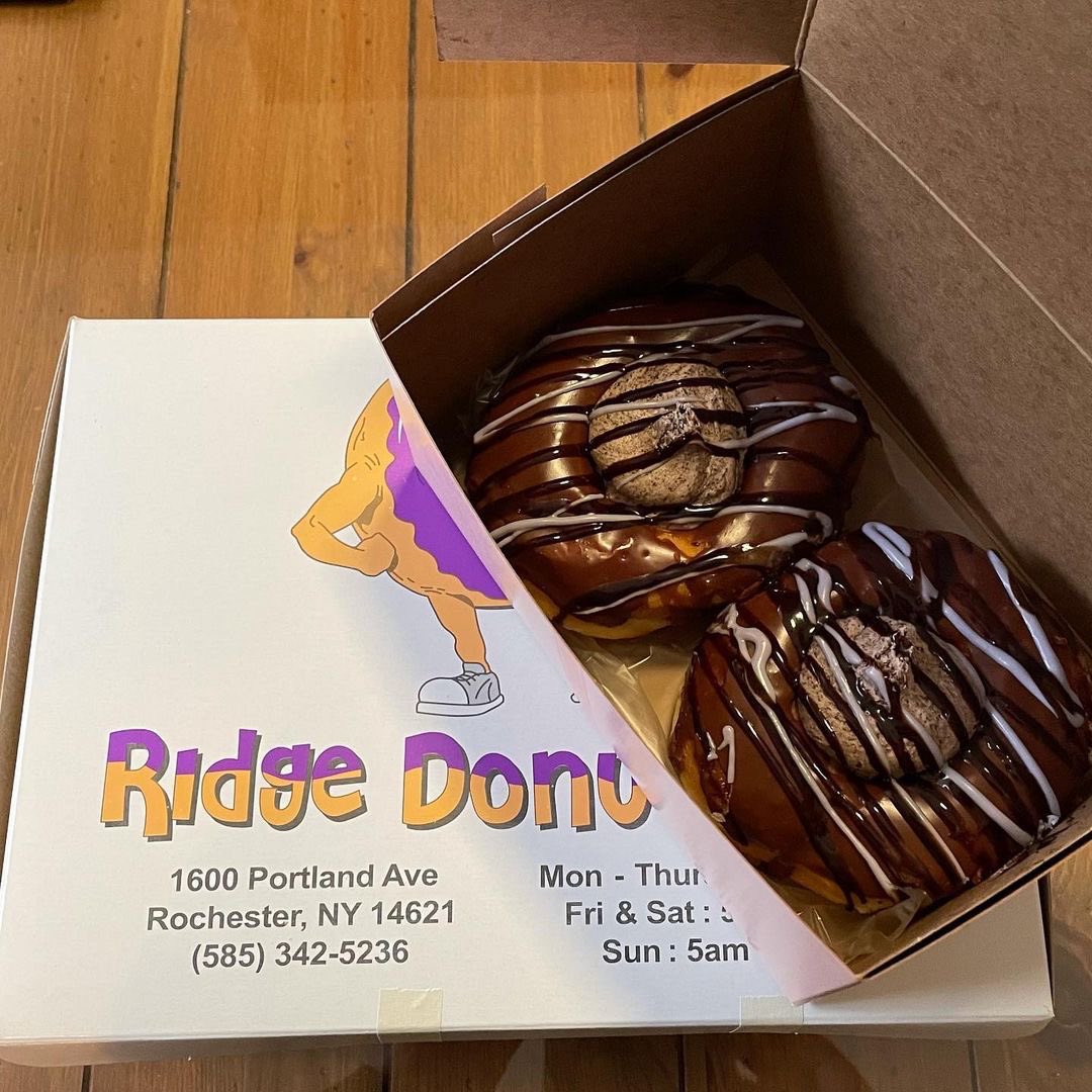 rochester's tweet photo. 🍩reo Cream Donuts @RidgeDonutCafe 🍩💜 &amp; for a good cause! A portion of each donut sold donated to the Just Breathe Foundation #CysticFibrosis. $2.50/donut. #roc #visitroc https://t.co/N3Z0Kbrh2B