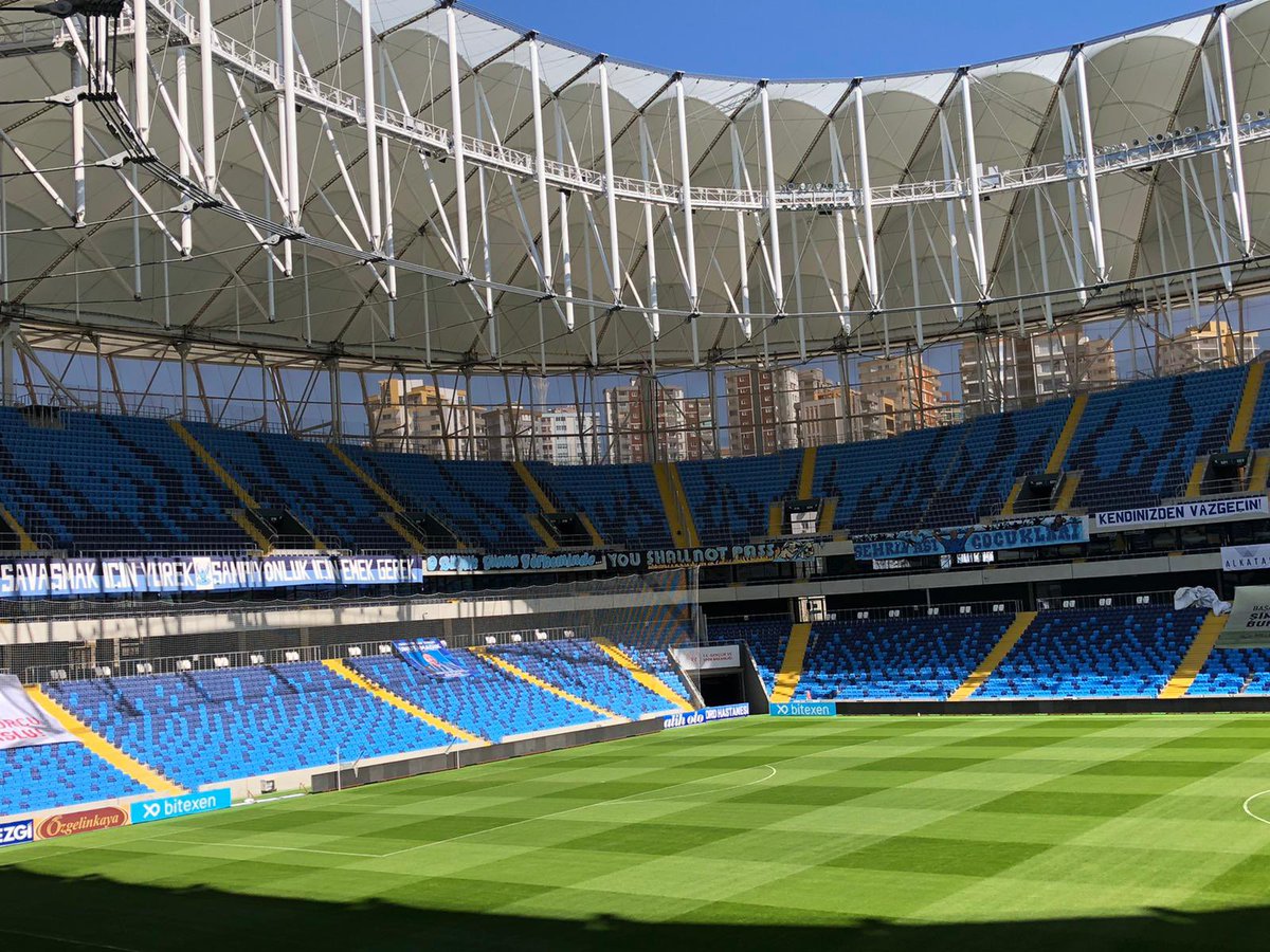 umutduskun's tweet photo. Yaşasın Adana Demirspor tribünü! https://t.co/MHNhjkYE07