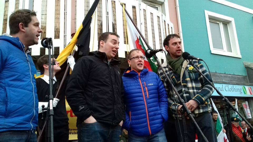 GwylDewiAber's tweet photo. The St David's Day Parade won't be on the streets but we'll be online in cooperation with @BroAber_360.

👉 'Where in Town' photos of Aberystwyth quiz
👉 St David's Day messages - post yours online too!
👉 Aber Music with @boisyfro &amp; @Bwcacymru

#GwylDewi [ffoto Bois y Fro 2017] https://t.co/zGf3pjzPEt