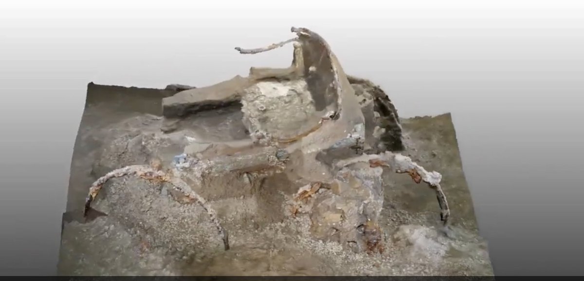 pompei79's tweet image. Still wrapping my head around the latest incredible discovery of a four-wheeled processional chariot from Civita Giuliana near #Pompeii. The bronze medallion decoration is stunning but I’m still gawping at its four wheels!
Image 1:@_MiBACT 
Images 2-4 @pompeii_sites | Luigi Spina