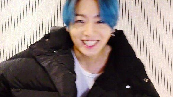 BTSNewsBrasil's tweet image. [VLIVE] Thread de tradução da live do Jungkook 

JK💜
vlive.tv/post/1-21543362

+

*Lembrando que é uma tradução rápida, a tradução completa postaremos após a live!