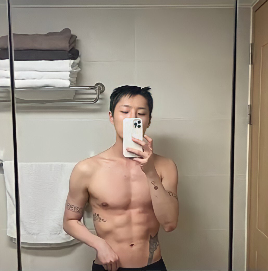 girikung's tweet photo. ซึงยอนแลงมาก ผัดสัวไม่หยุดแล้วว่ะ https://t.co/cZ2KnkWm24