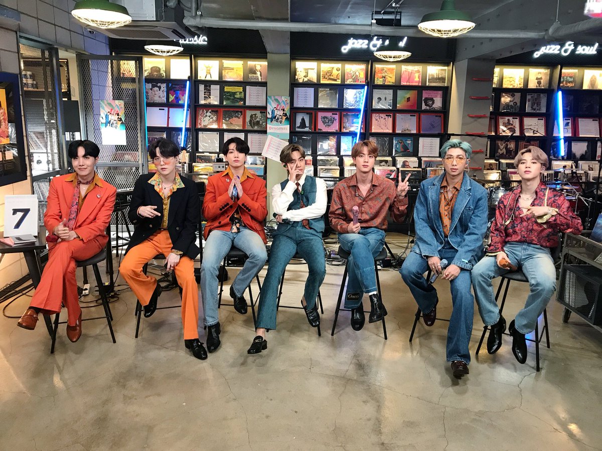 seventhyrsus's tweet photo. [TODAY's BTS] BTS on WRTH <𝐓𝐇𝐄 𝐏𝐑𝐎𝐌𝐄𝐍𝐀𝐃𝐄> 🎵

Did everyone enjoy while watching? Thank you for everyone who were singing along with us! 🎤🔎
#BTSxWRTHPromenade https://t.co/8129YCZSfO