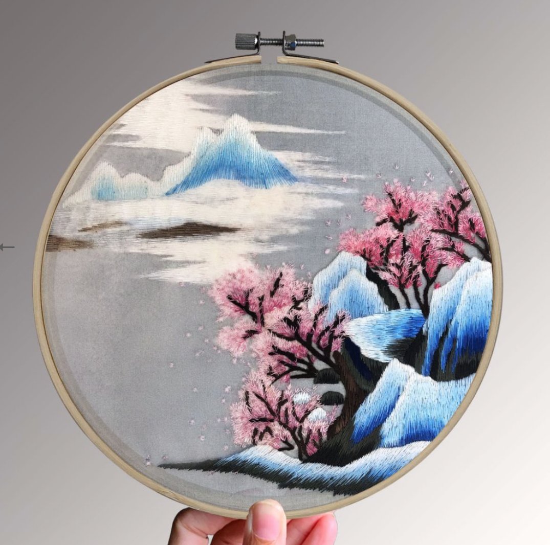 LondonEmbSchool's tweet photo. A beautiful oriental landscape embroidery design which is double sided. The silk threads are so vibrant delicate on transparent silk organza. So stunning! Work by Yingifts. 
Instagram: Yingifts

#silkthreads #embroidery #handembroidery #oriental https://t.co/TFnQ3QyLJZ
