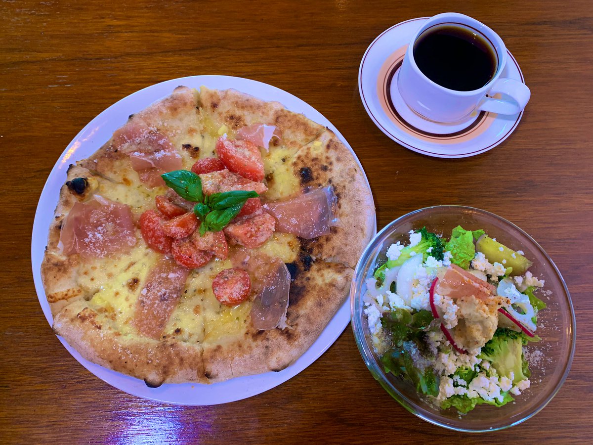 29marukochan's tweet photo. 3月の 「永野愛理の盛れるLunch探検隊！」では、#平塚市菫平　の #HOWSWEET をご紹介😃
石窯で焼き上げた本格ピザがお手���価格で味わえるお店です❣️
セットのオリジナルサラダもボリューム満点です❣️
初回は4日10：30〜放送！
是非、ご覧ください💕

#ピザ
#ランチ
#平塚
#湘南 https://t.co/EE0mOcIfqM