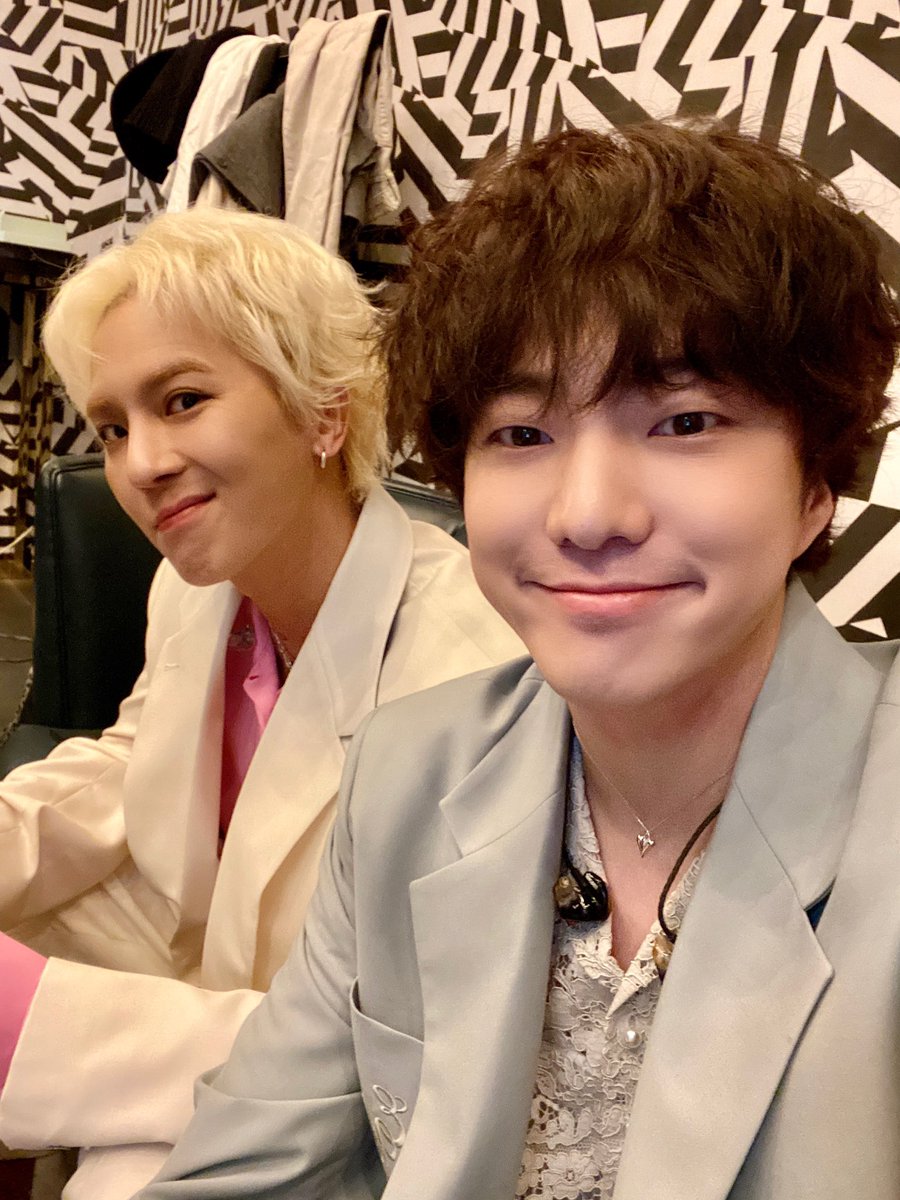 official_yoon_'s tweet photo. 예능의 신이 내게 와주셔서 더 재밌는 추억이 될 것 같습니다! 함께해준 인서들 고마워요💙 https://t.co/Ne0XJVvXJ8