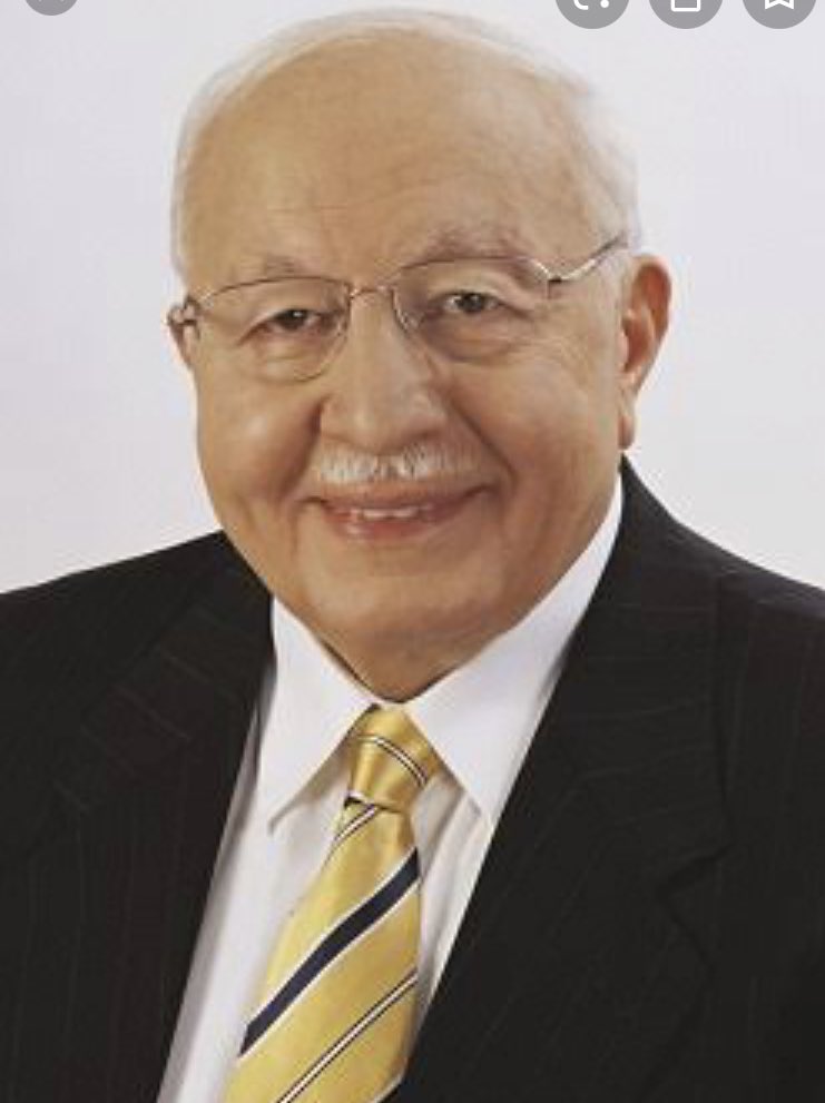 Vefatının 10.yıldönümünde değerli devlet adamımız Necmettin Erbakan hocamızı saygı ve rahmetle anıyoruz.  #NecmettinErbakan.        @GucluTurkiyeSM1