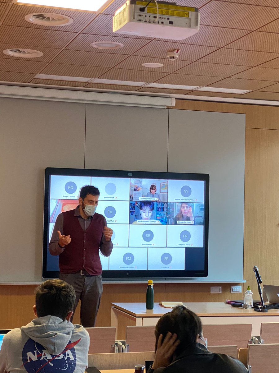 L'ospite <a href="/dicilorenzo/">Lorenzo Di Ciaccio</a>, Founder di <a href="/PediusCall/">Pedius</a> e di #Ridaje, chiude il primo workshop di #GrInnLab 2021. <a href="/PediusCall/">Pedius</a> rappresenta un caso di #imprenditoriasociale che si è posto l'obiettivo di dare la possibilità alle persone sorde di poter effettuare chiamate telefoniche.