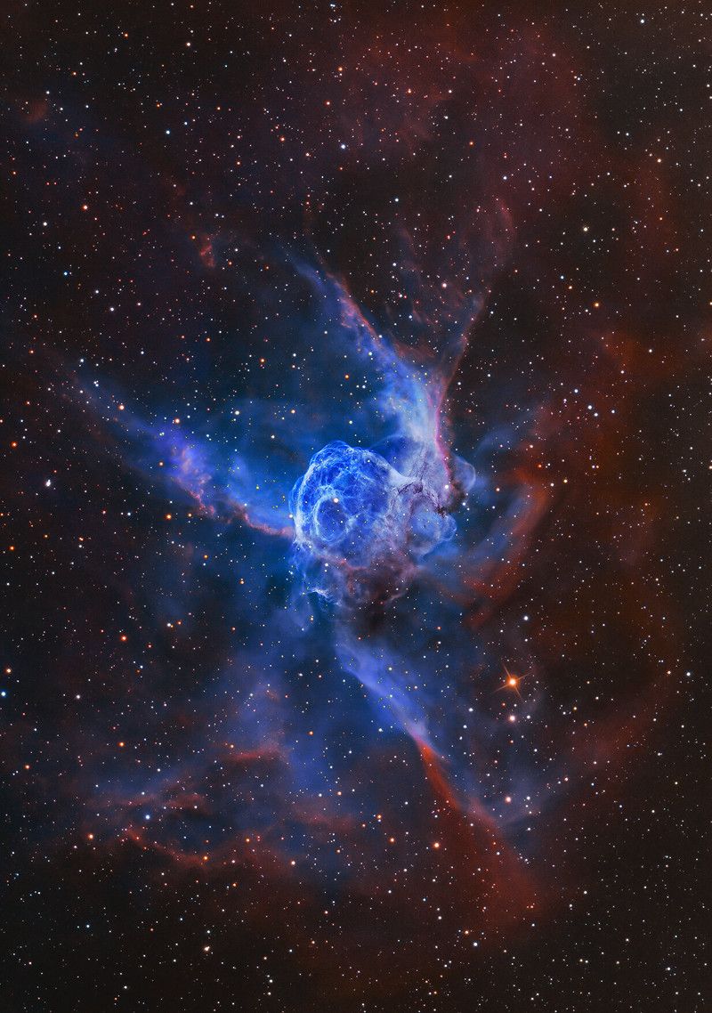 NGC 2359 is a helmet-shaped cosmic cloud with wing-like appendages popularly called Thor's Helmet. Heroically sized even for a Norse god, Thor's Helmet is about 30 light-years across. In fact, the helmet is more like an interstellar bubble https://t.co/cQK2Iv0GOQ https://t.co/MEmThgLu4O