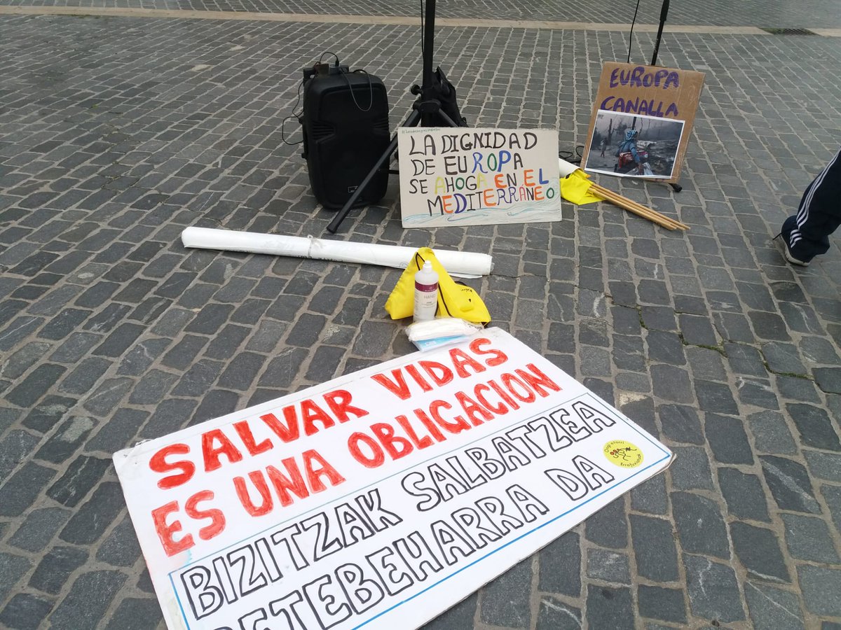 Bilbao otra vez en la calle mostrando su solidaridad con las personas refugiadas.
Elkartasuna errefuxiatuekin ta Euskal Herria babes herria! #ongietorrierrefuxuatuak #RefugeesWelcome