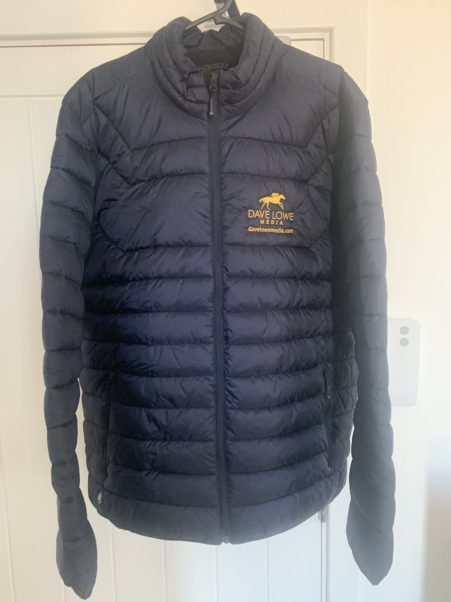 DaveLoweMedia's tweet image. 🧥 Jacket Giveaway 🧥

I’m giving away one Dave Lowe Media jacket and gilet.

✅ Follow - @DaveLoweMedia 
🔁 Retweet this post 
✏️ Comment with Jacket or Gilet

Winners will be announced on The Dave Lowe Media Cheltenham Preview Show by @LeglockLuke on the 11th March at 7pm.
