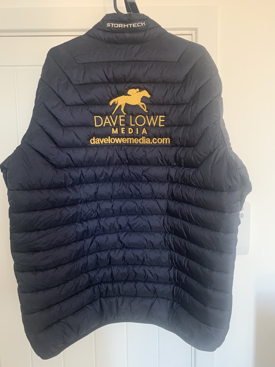 DaveLoweMedia's tweet image. 🧥 Jacket Giveaway 🧥

I’m giving away one Dave Lowe Media jacket and gilet.

✅ Follow - @DaveLoweMedia 
🔁 Retweet this post 
✏️ Comment with Jacket or Gilet

Winners will be announced on The Dave Lowe Media Cheltenham Preview Show by @LeglockLuke on the 11th March at 7pm.