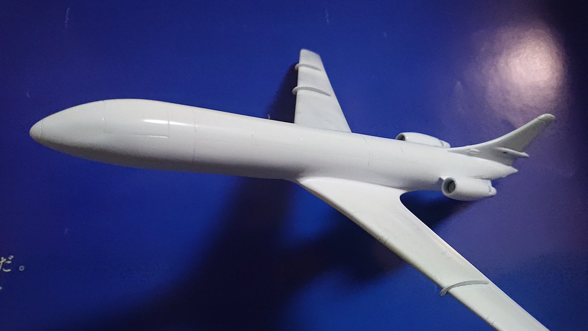 Kentan0803's tweet image. いい感じではないか！
初めて、サフを使わずにやってますが、別に大丈夫ですね。
#modelplane #finnair #カラベル