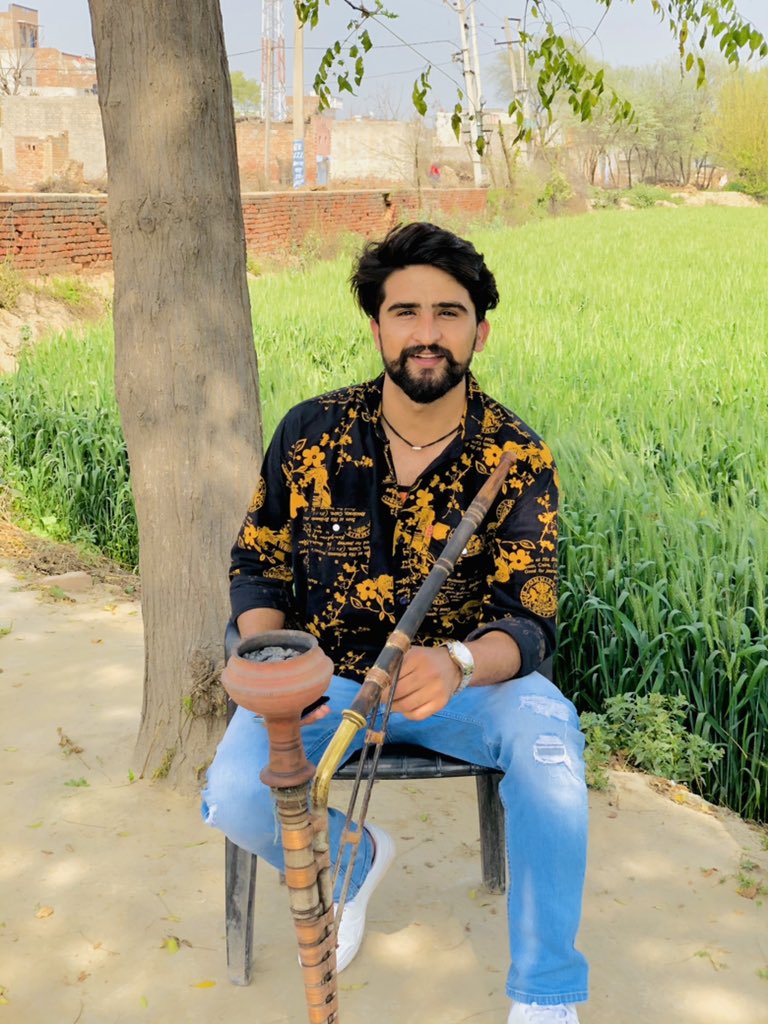 amitchhaniwala's tweet photo. Desi thath 😊💚
#amitchhaniwala #ramfal #desi #monu #amika #photography #fashion #fashionblogger #instagram #instafashion #cute #hookah #hookahlovers #puredesi https://t.co/70Rp2BdwJU