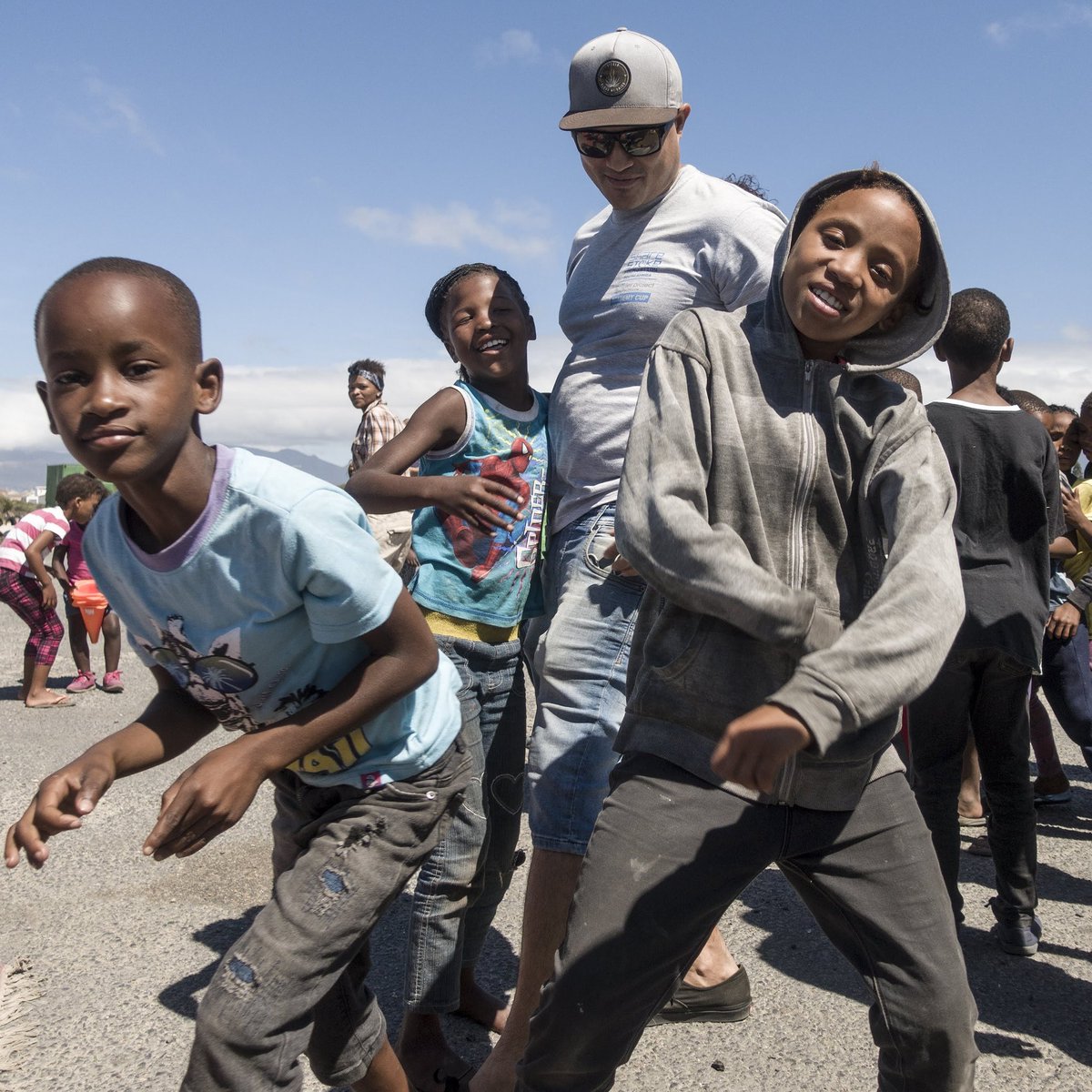 9MilesProject's tweet image. Today, on #WorldNGODay, we salute all #NGOs who work tirelessly (with very little resources) to make a difference in the world...who go where many fear to tread, survive on very little sleep, lots of coffee, sheer adrenalin, faith, and pure passion!