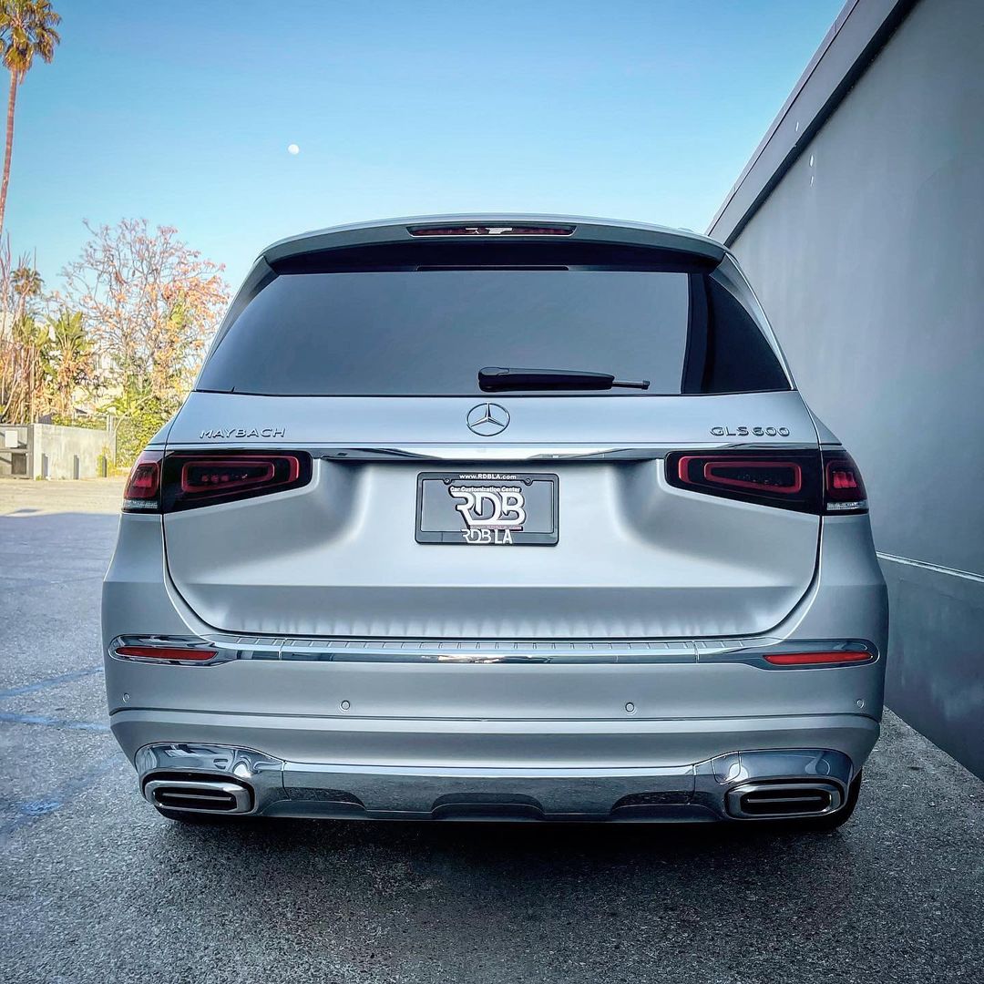 mbmaybachfans's tweet photo. BIG BOSS LUXURY SUV: MERCEDES-MAYBACH GLS 600 π
πΈ: @rdbla
#mercedesbenz #maybach #mercedesbenzmaybachfans #maybachgls #gls600 #mercedesmaybachgls #mercedesmaybach #gls #eactivebodycontrol #maybachgls600 #luxurysuv #offroad #mercedes https://t.co/66IXQUSjBC