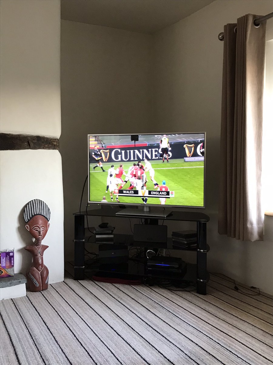 Loving the #rugby @SixNationsRugby