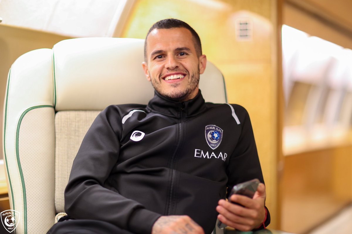 Alhilal_FC's tweet photo. ✈️ إلى الأحساء 💙

#الهلال https://t.co/Z68ZNyzKnl
