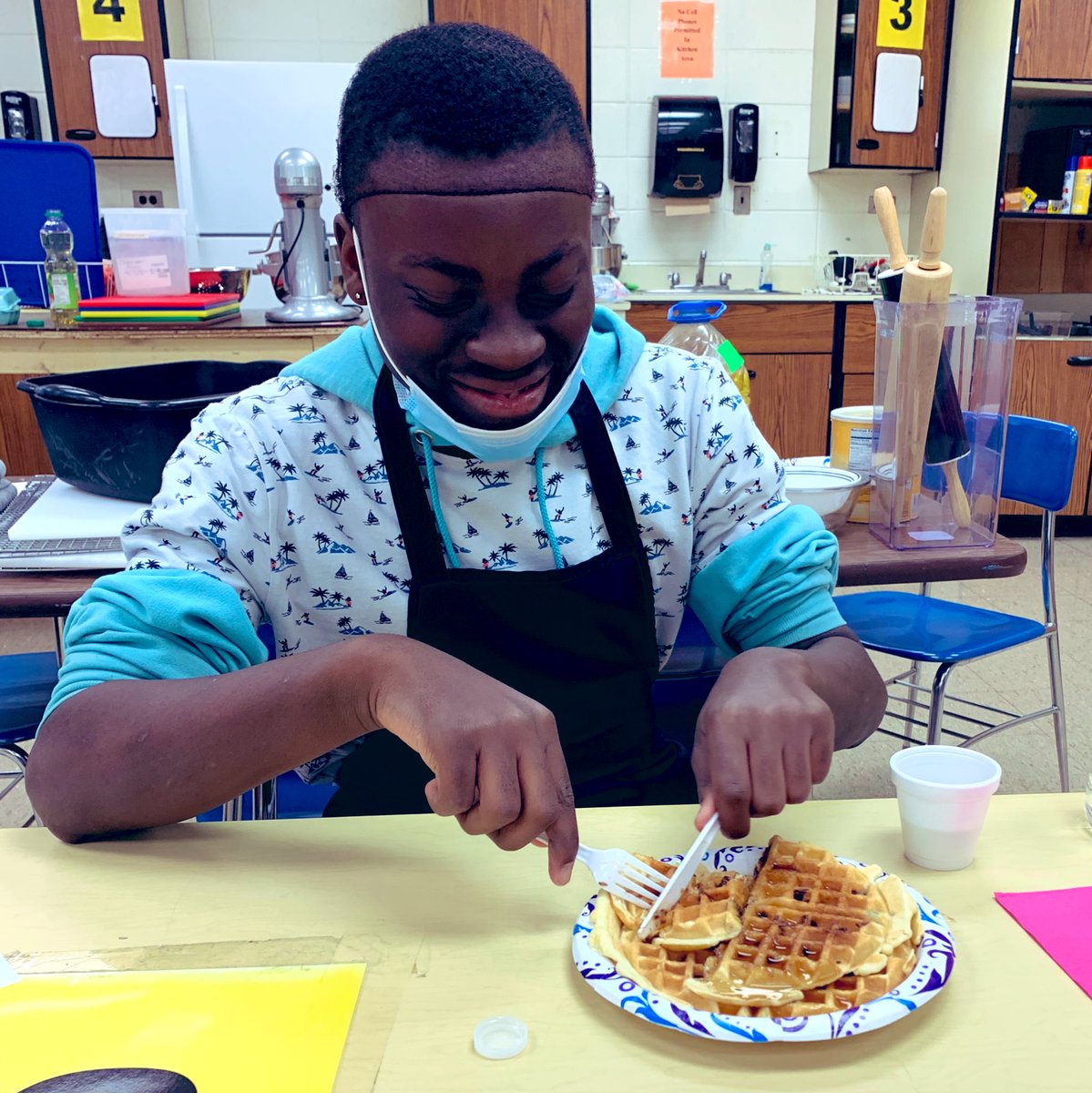 regina_hovis's tweet photo. When a teacher calls your office and tells you a student is requesting you to come sample the waffle he made in foods class you say “Be right there!” @Wolves_LHS @NC_LCS #wecleanedourplates #learninghowtocook #cookingclass #chocolatechipwaffles #lovethesestudents #eating https://t.co/mtMxpL6Jfy