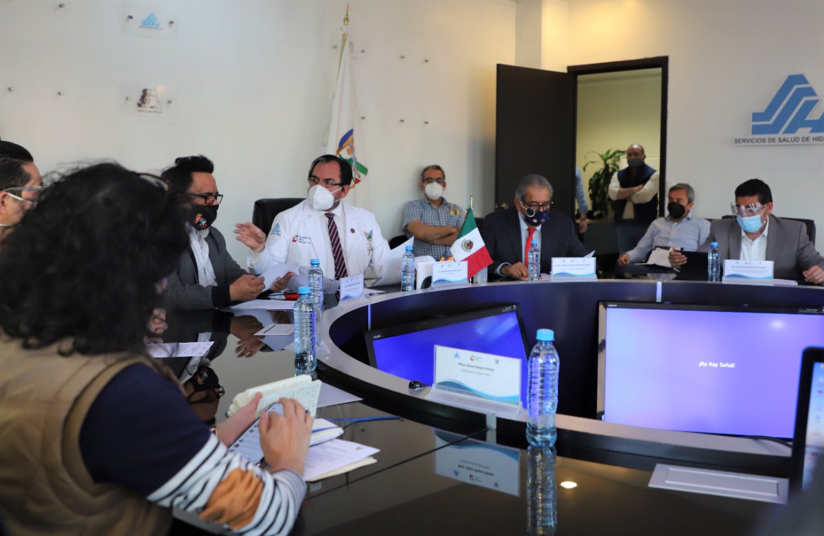 Salud_Hidalgo's tweet photo. Los secretarios de Salud, @AlejandroEfran2, de Educación Pública, @atilanorp y el titular de la Unidad de Planeación, @LamanCarranza se reunieron para presentar un proyecto, realizado por egresados de la maestría en Biotecnología de la @UPPachuca. https://t.co/UmaNW5xc3b