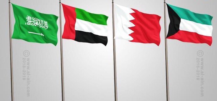 الاماراتي سعودي والسعودي اماراتي حفظ الله الشعوب العربيه المسلمه الي قلوبها على بعض ولا عزاء للحاقدين