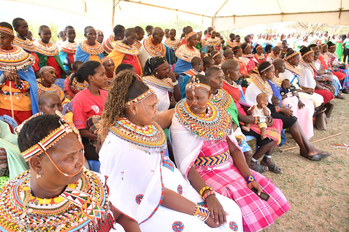 kipmurkomen's tweet photo. Today I was in Lorrok Lolmong’o, Samburu North through the invitation of Sen.Lelegwe to boost the financial capital of Lulu youth group, a self help group trading  in livestock and livestock products. Former MP Lelelit Lati, MCAs and other local leaders were in attendance. https://t.co/VQVkvvCHgt